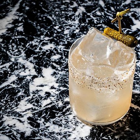 Riggs Washington Dc Hotell Exteriör bild A pear cocktail