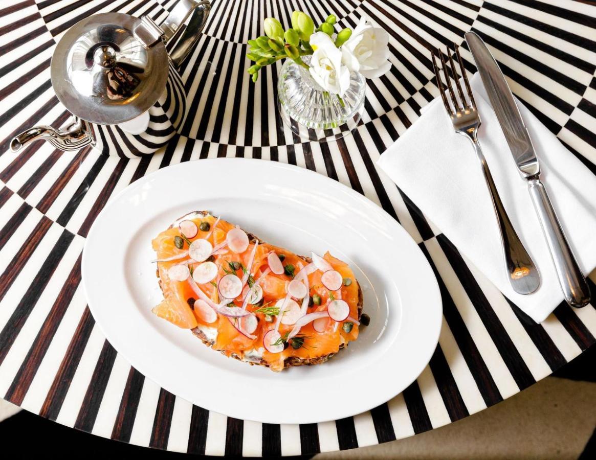 Riggs Washington Dc Hotell Exteriör bild Salmon and cucumber salad