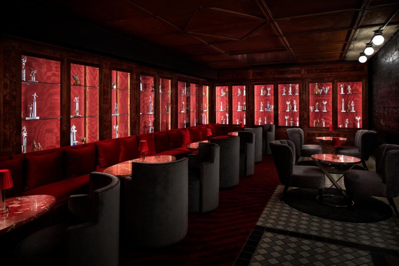 Riggs Washington Dc Hotell Exteriör bild The interior of the nightclub