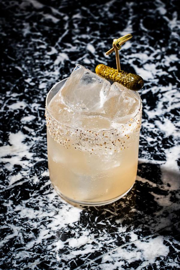Riggs Washington Dc Hotell Exteriör bild A Paloma cocktail