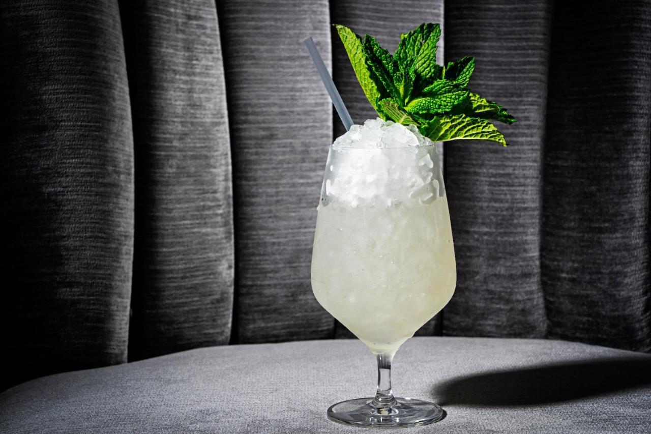 Riggs Washington Dc Hotell Exteriör bild A French 75