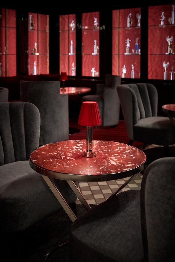 Riggs Washington Dc Hotell Exteriör bild The bar at the London Edition